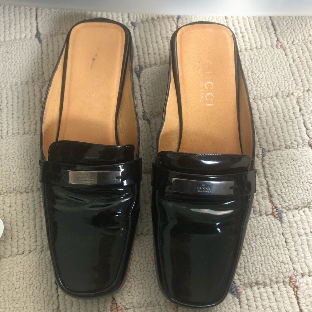 AUTHENTIC!! Gucci Patent Leather Loafers 34